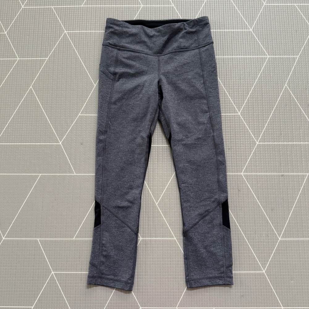 Lululemon Pace Revival Crop Leggings Size 4 Gray & Black EUC Pockets Mesh